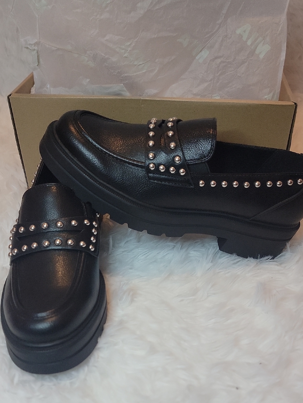 NWT MIA Tillie Studded Loafers In Black. Sz 7.5 - Picture 4 of 6